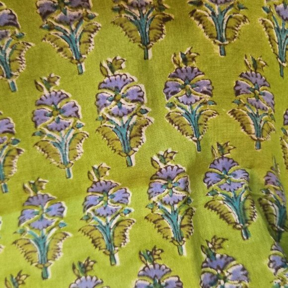 NWOT Batik Style Scarf - Picture 7 of 9